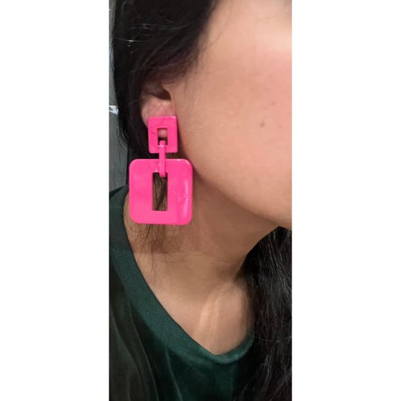 Hot pink earrings Big fuchsia acrylic chain chunky pink statement earrings - Picture 4 of 5